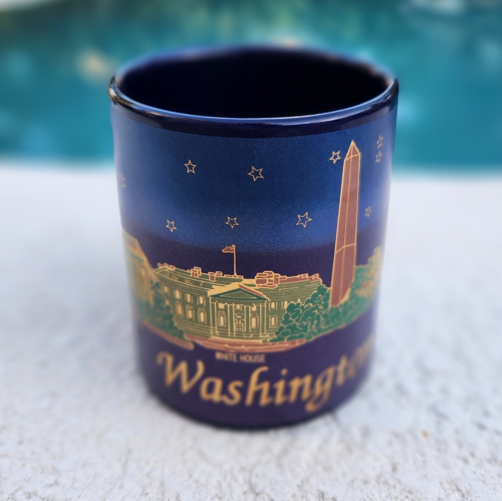 Washington D.C. Souvenir Coffee Mug - Picture 3 of 6